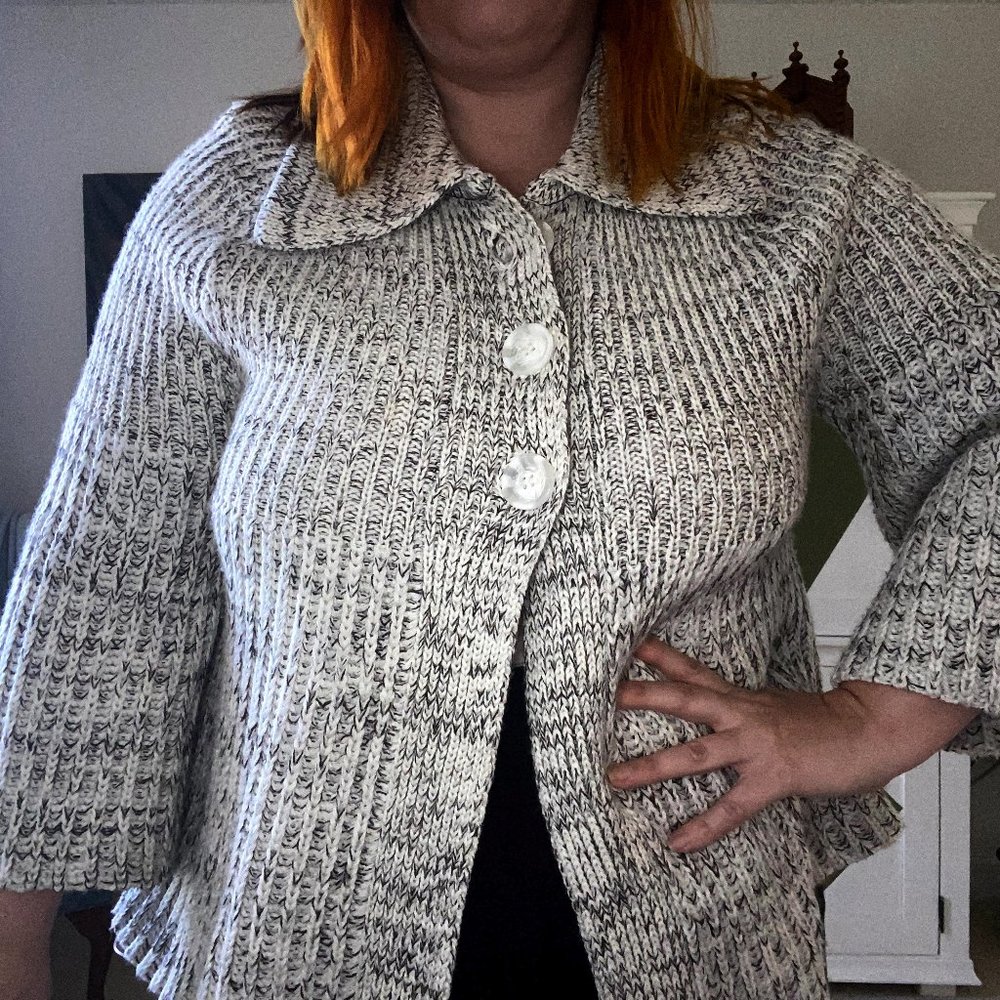 🌟 LAST CALL!!! 🌟 Tailor B. Moss White & Black Speckled Cardigan